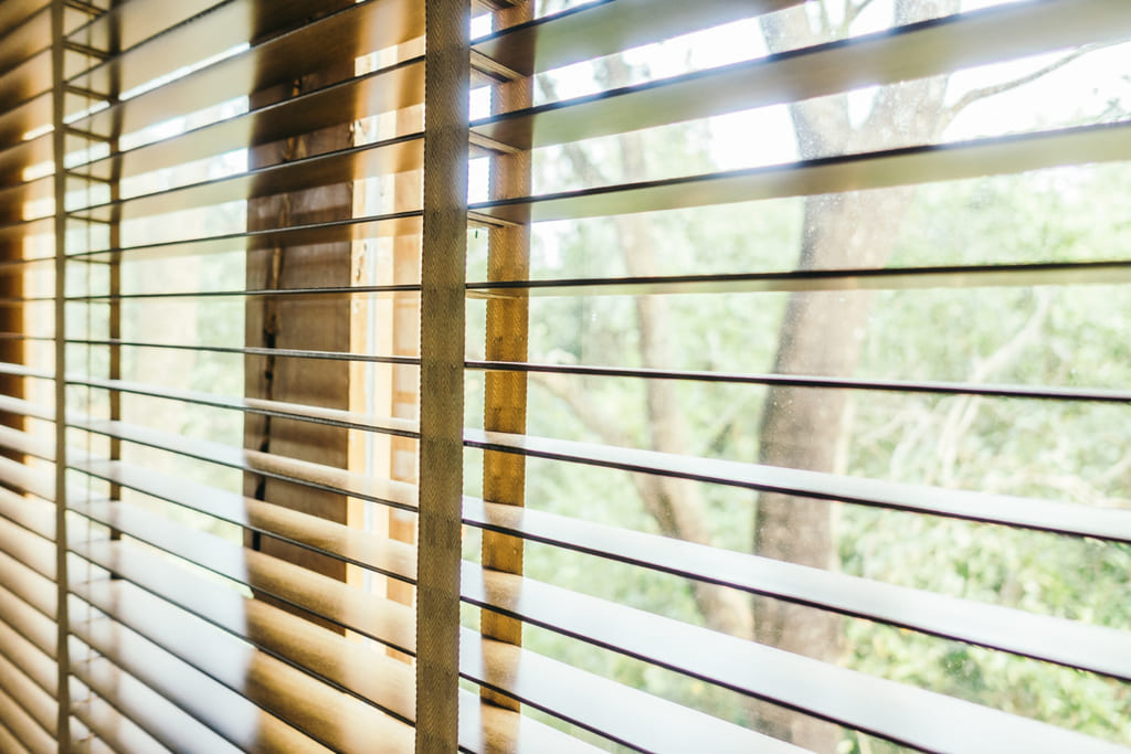 cortinas venecianas para oficina